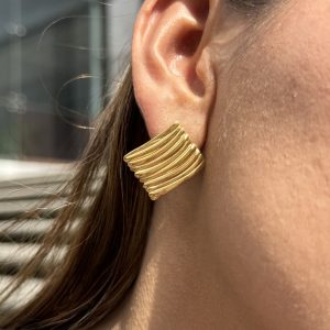 Topo plano con textura en acero
