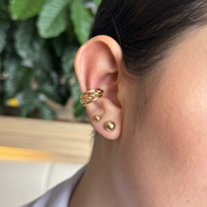 Earcuff 3 líneas con centro trenzado en rodio