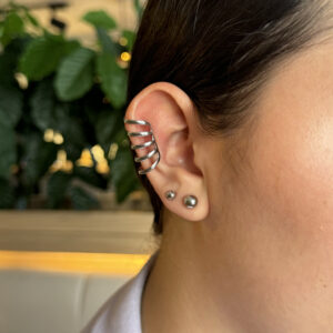 Earcuff cinco líneas separadas liso en rodio