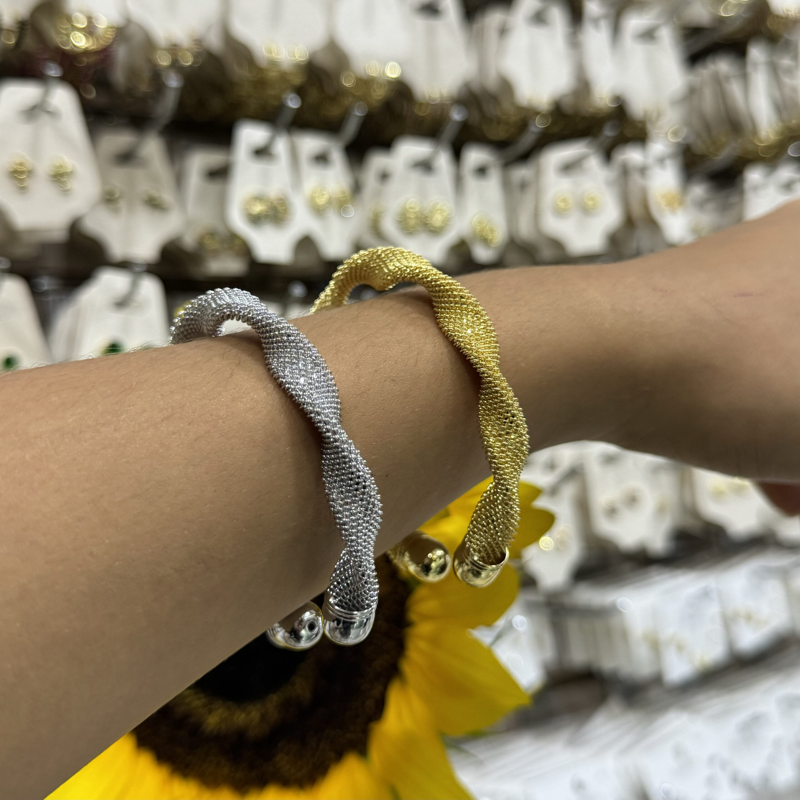 Brazalete maya cruzado en rodio - Imagen 2