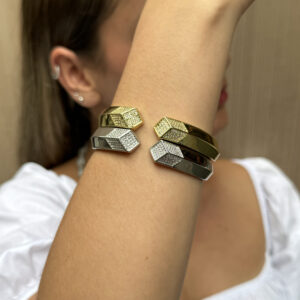 Brazalete rombo con zircones en rodio
