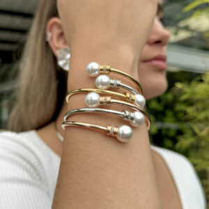 Brazalete líneas delgadas con zircón y perla en rodio