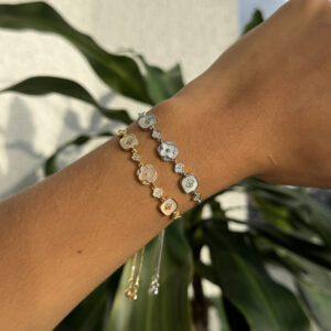 Pulsera cuadros y flores con zircones en rodio