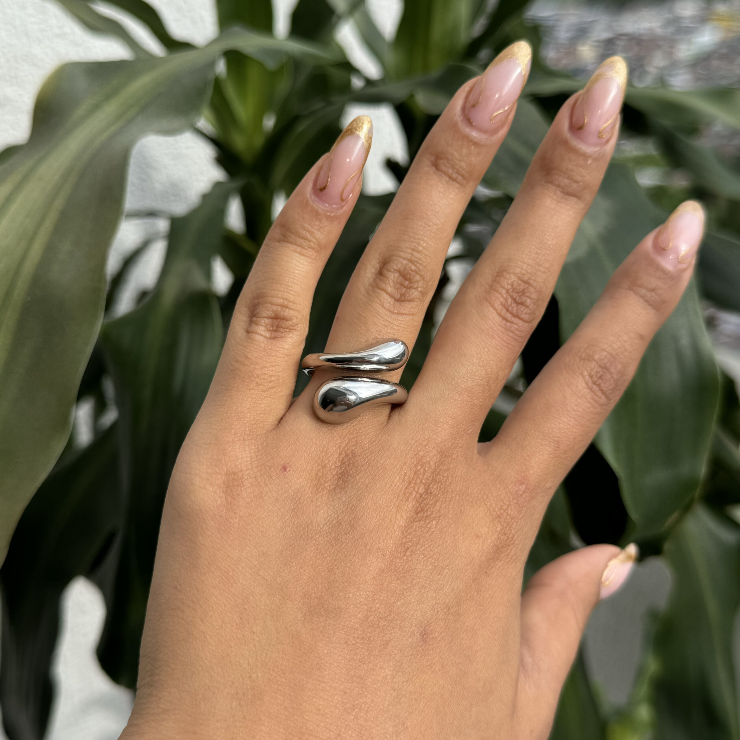Anillo gota alargada chunky en rodio - Imagen 3