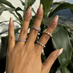 Anillo círculos con zircones en rodio