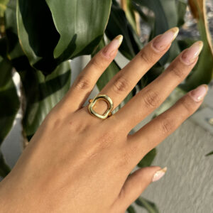 Anillo círculo irregular en rodio