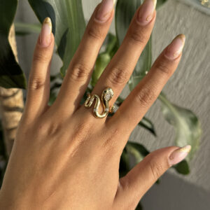 Anillo serpiente con zircones en rodio