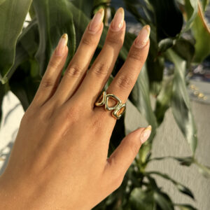 Anillo triángulos irregulares chunky en rodio