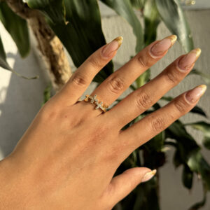 Anillo cruces con zircones en rodio