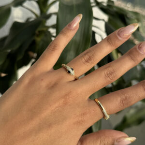Anillo serpiente con zircones en rodio