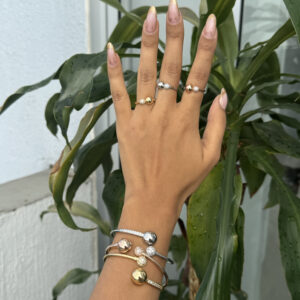 Brazalete por tres + anillos con zircones en rodio