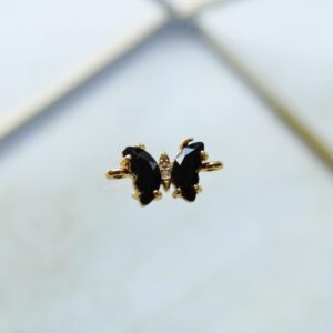 Dije mariposa con zircón negro en rodio