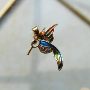 Dije colibrí multicolor en rodio